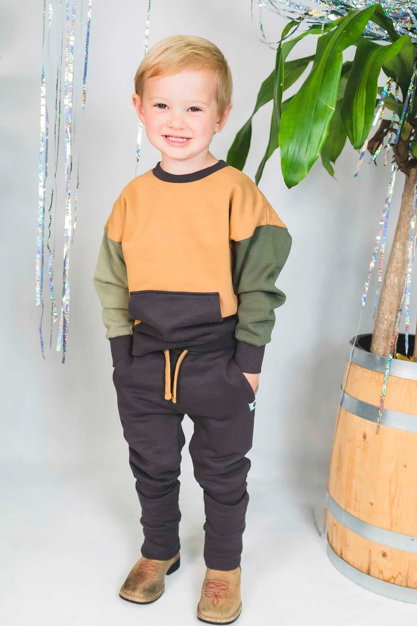 BABYFACE Curry Color Block Crewneck&Sweatpant Set