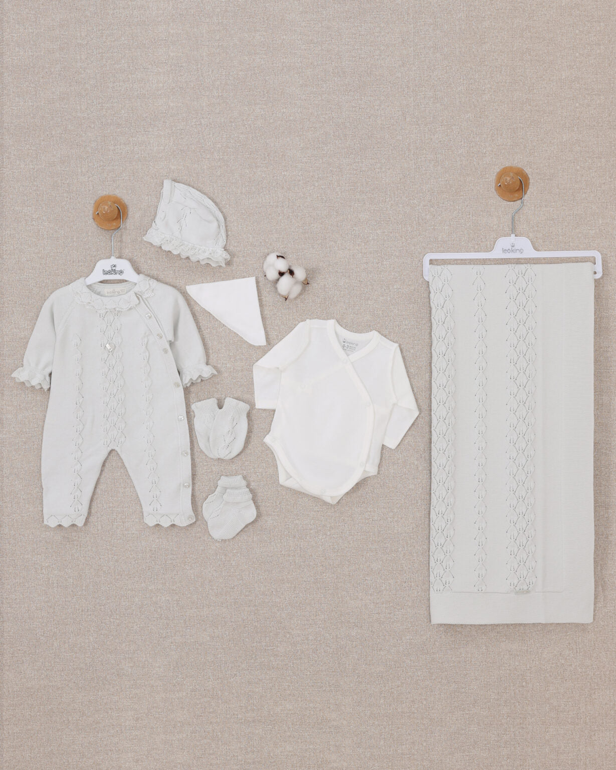 LeoKing Baby Girl 7-Piece Newborn Set - Silver