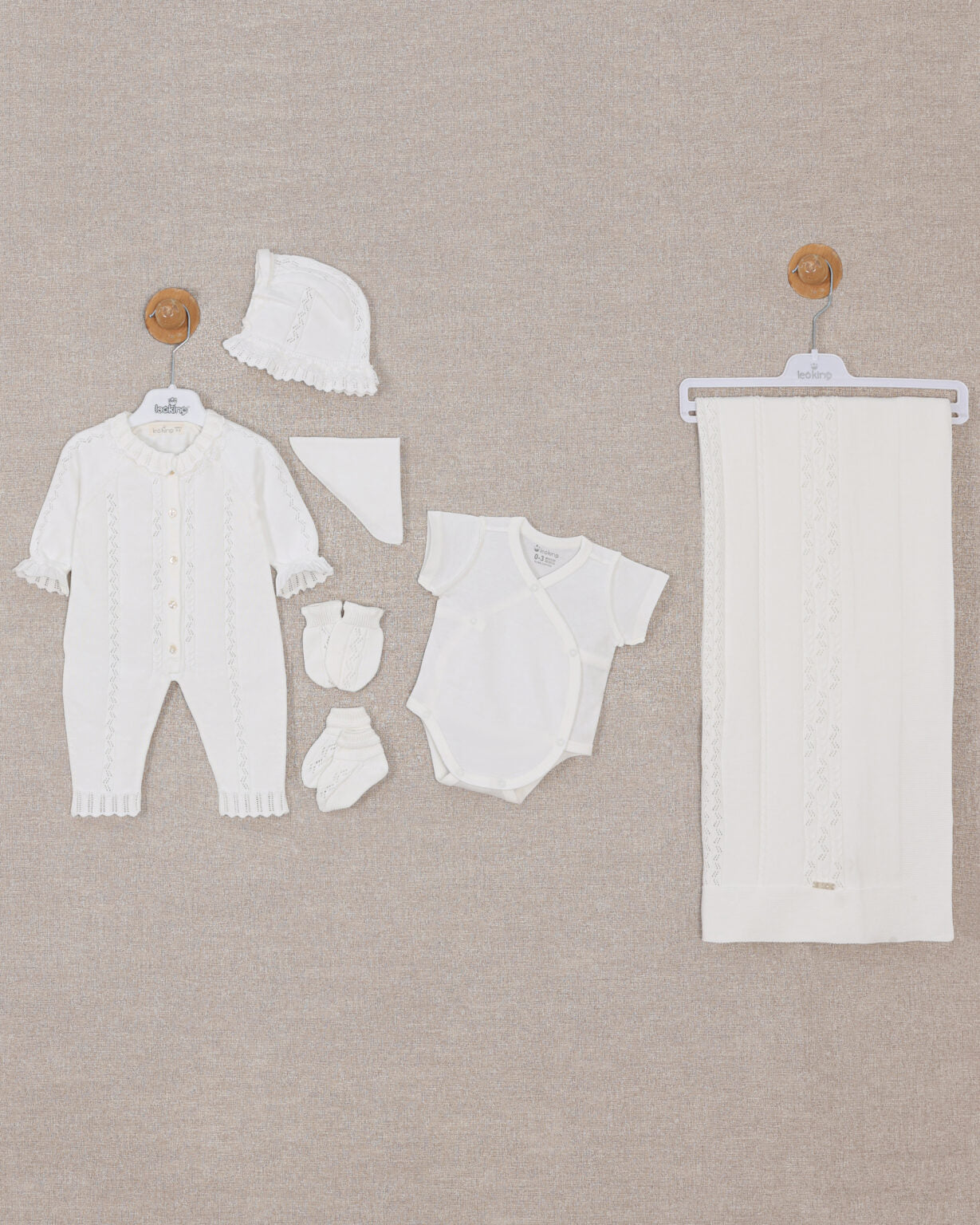 Leo King Baby Girl 7-Piece Newborn Set - White