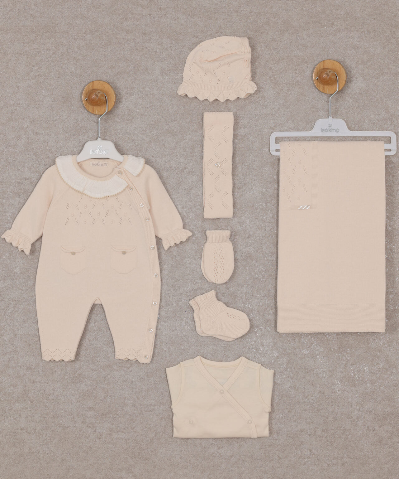 Leo King Beige-Pink 6 Piece Newborn Set
