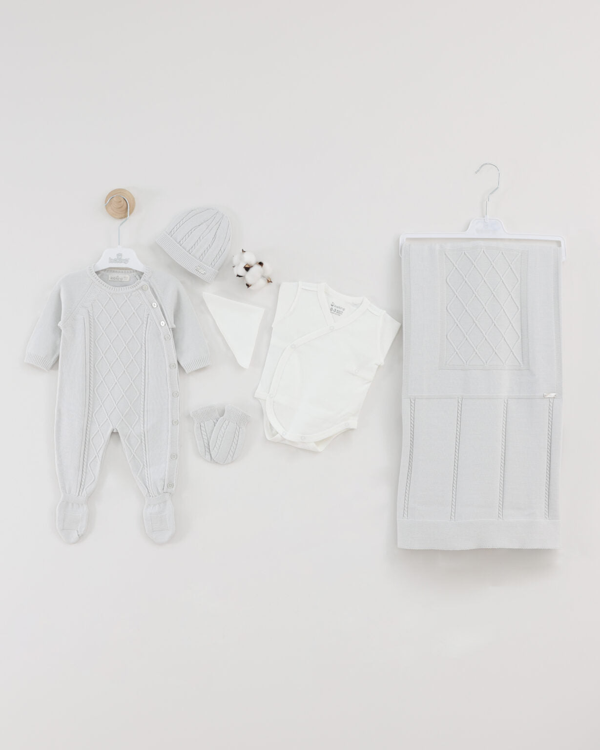 Leo King Grey 5 Piece Newborn Set